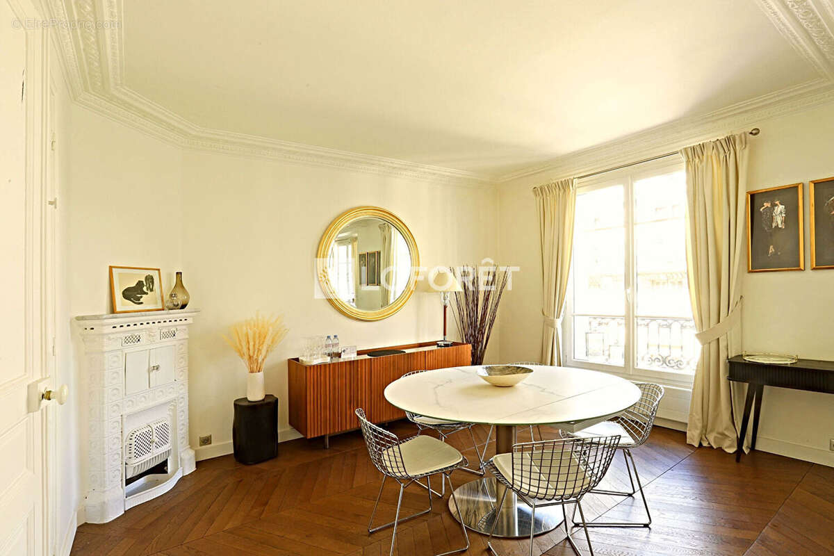 Appartement à PARIS-14E