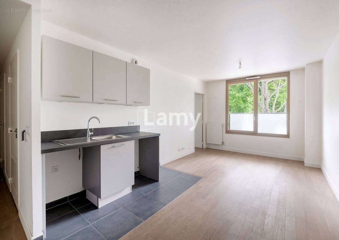 Appartement à PARIS-19E