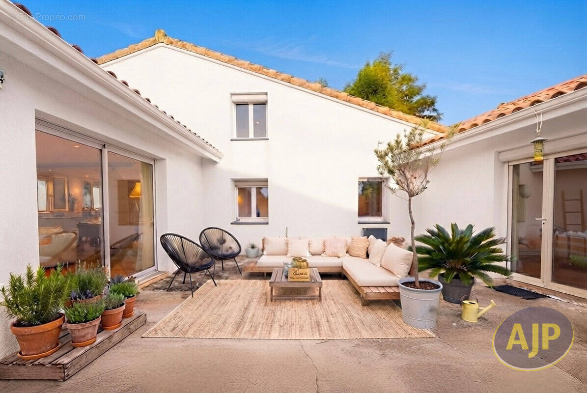 Maison à LAMARQUE
