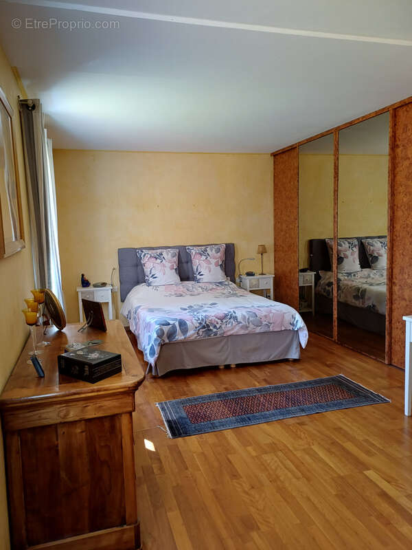 Maison proche du centre avec beau terrain arboré - photo 7