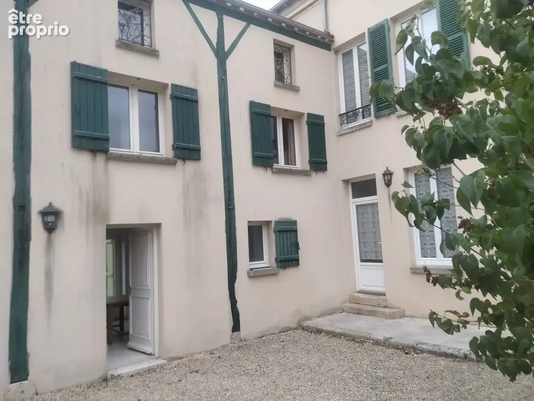 Photo Maison à Givraines au prix de 389 500€