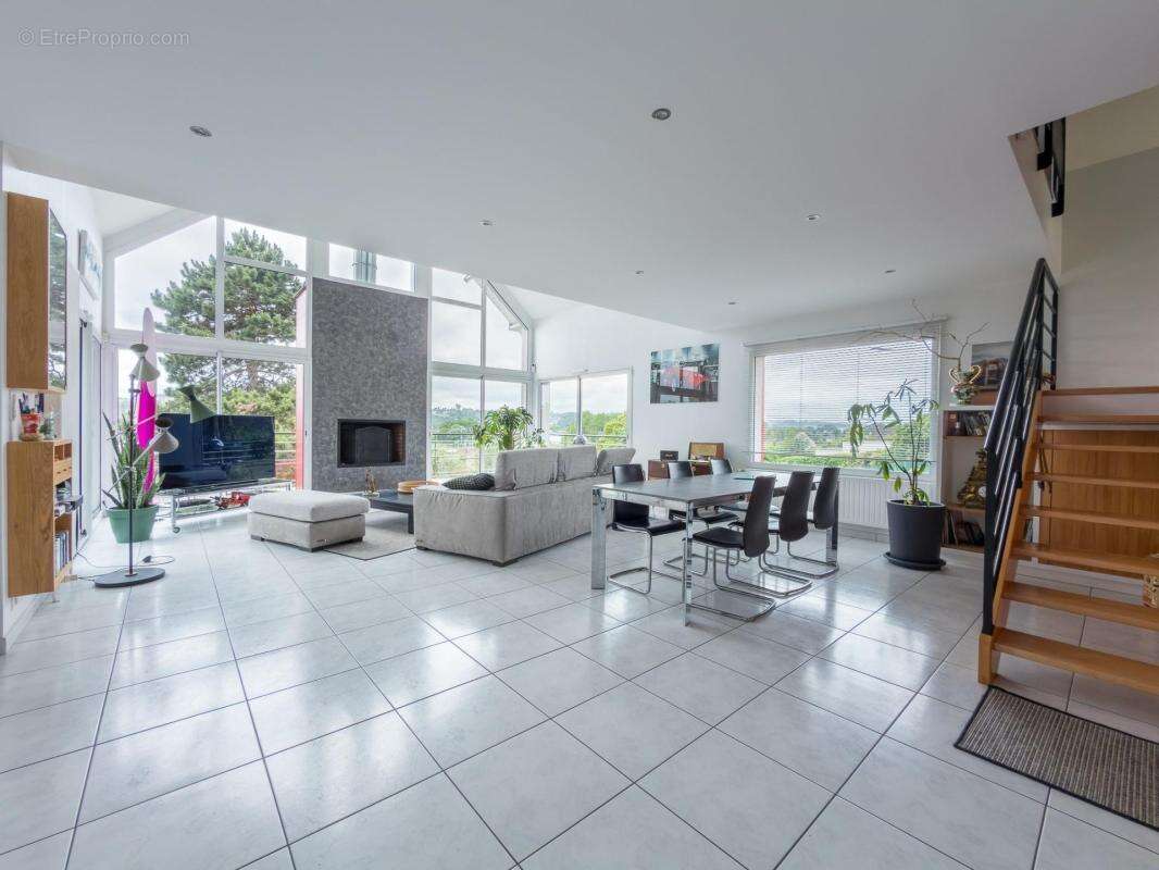 Propriete familiale / parfait etat / 5 chambres - photo 5