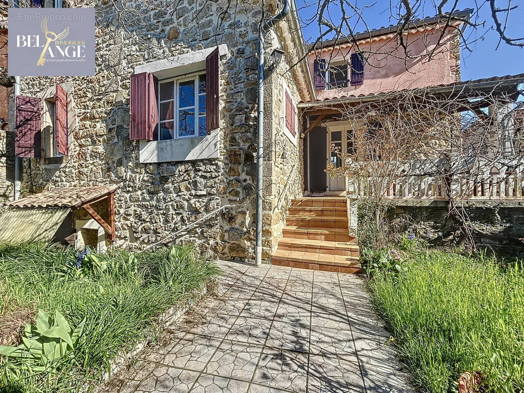 Maison à SAINT-PAUL-LE-JEUNE