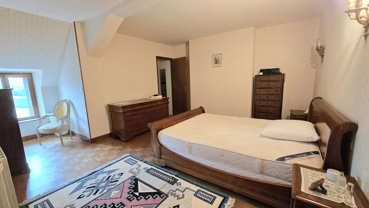 Maison à DUN-LE-POELIER