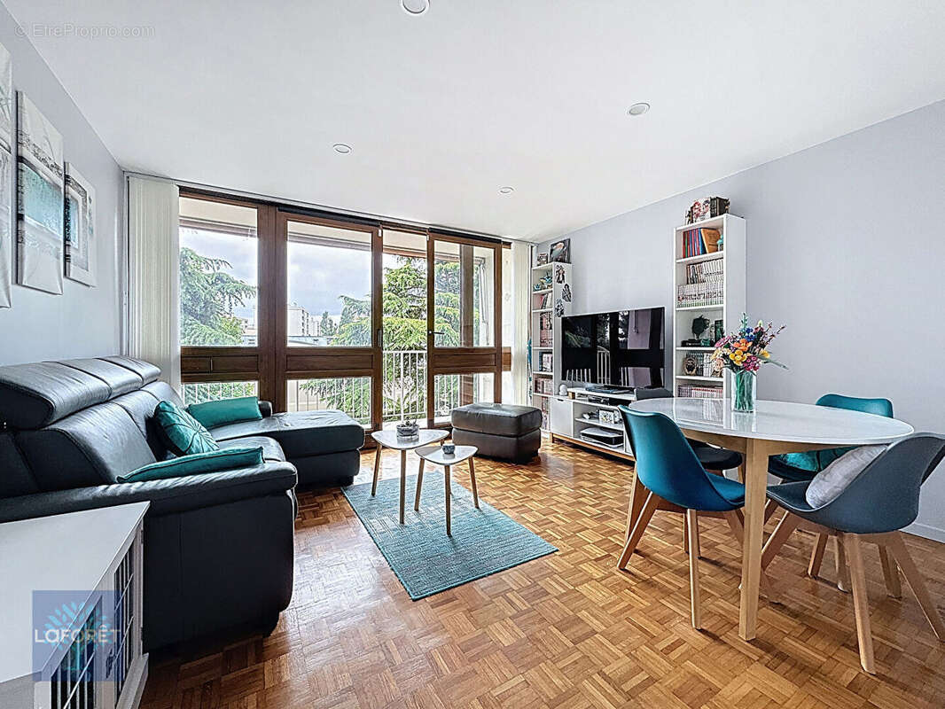 Appartement à CHILLY-MAZARIN