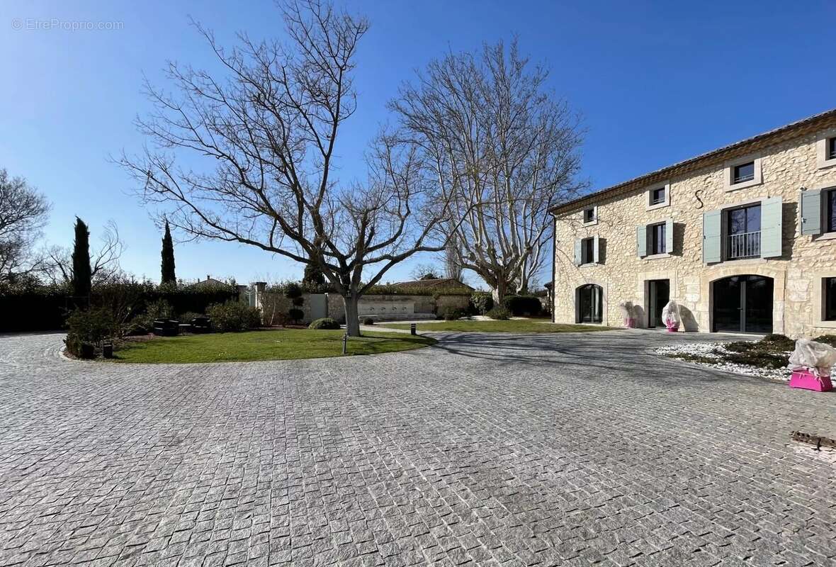 Maison à L&#039;ISLE-SUR-LA-SORGUE