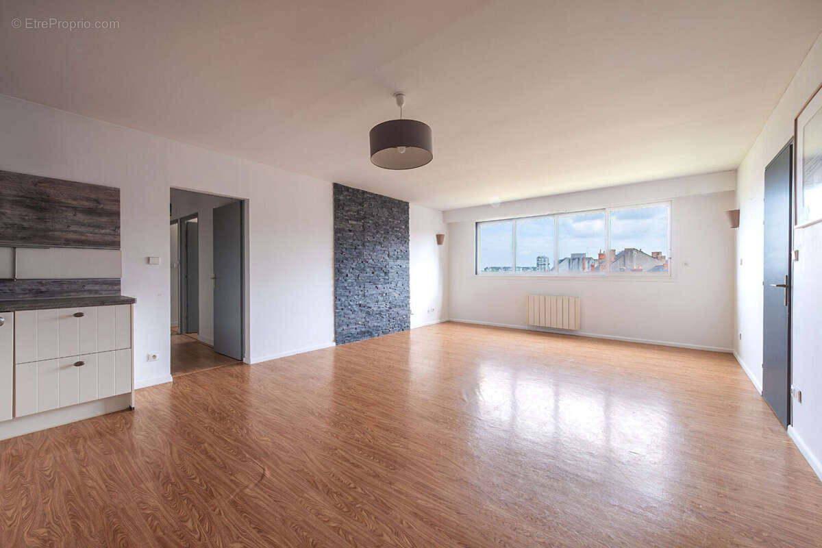 Appartement 90m² - Place du Lycée à Angers - Rare Opportunité - photo 2