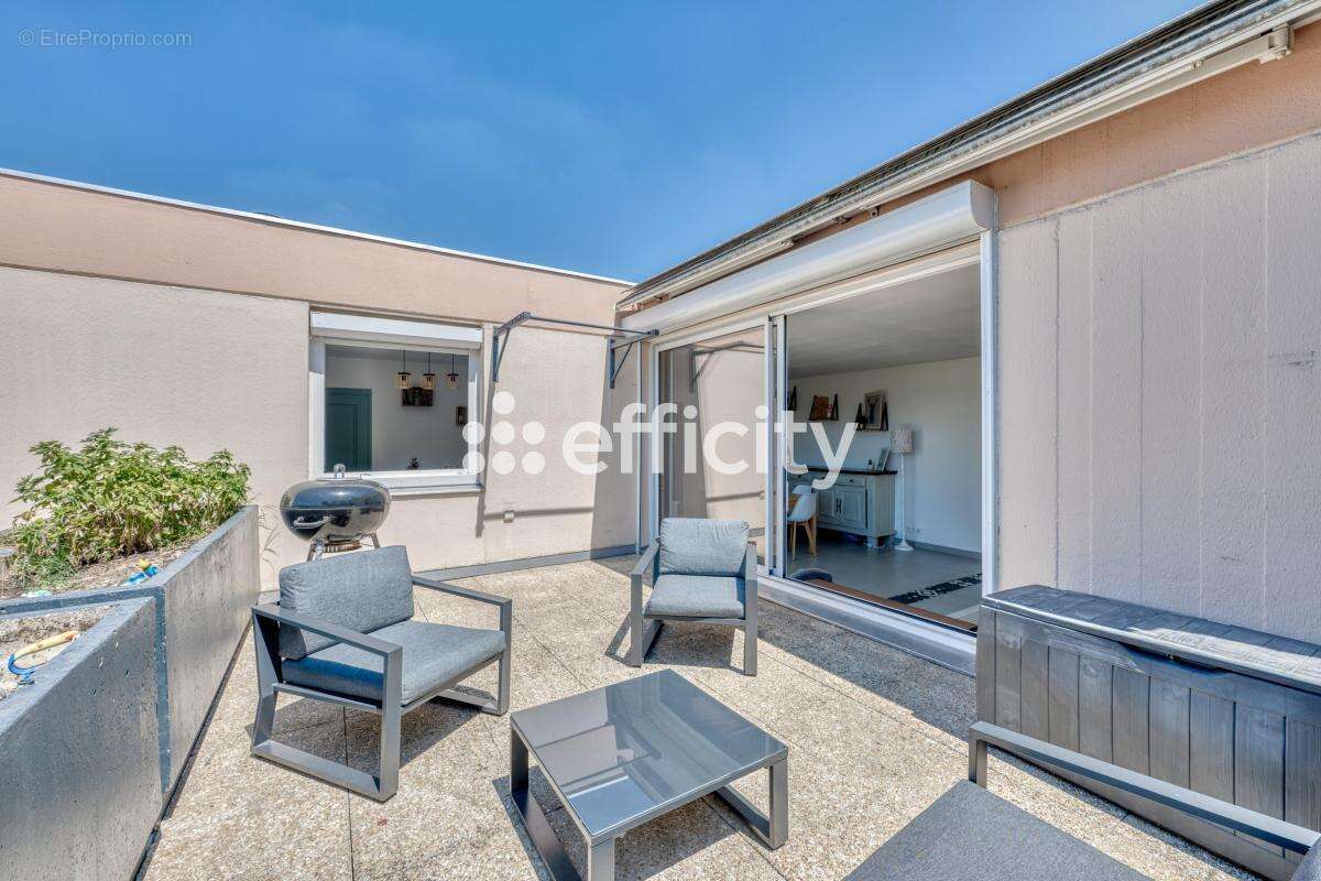 Appartement à SAULX-LES-CHARTREUX