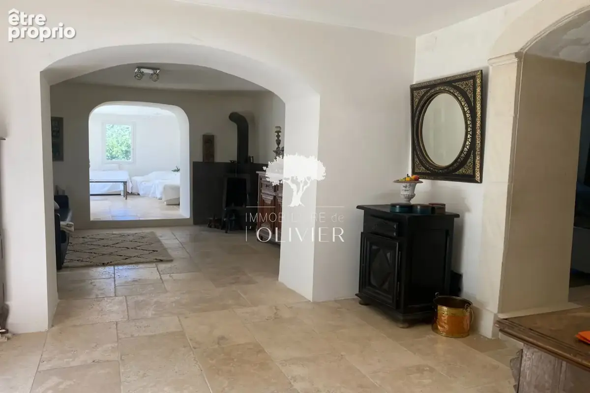 Maison 7 pièces 270 m² à vendre à Villars (84400) - photo 3