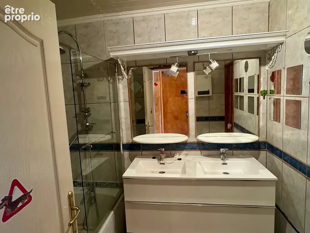 Appartement Sète  quartier théâtre 3 pièce(s) 70 m2 traversant avec grand balcon et ascenseur - photo 8