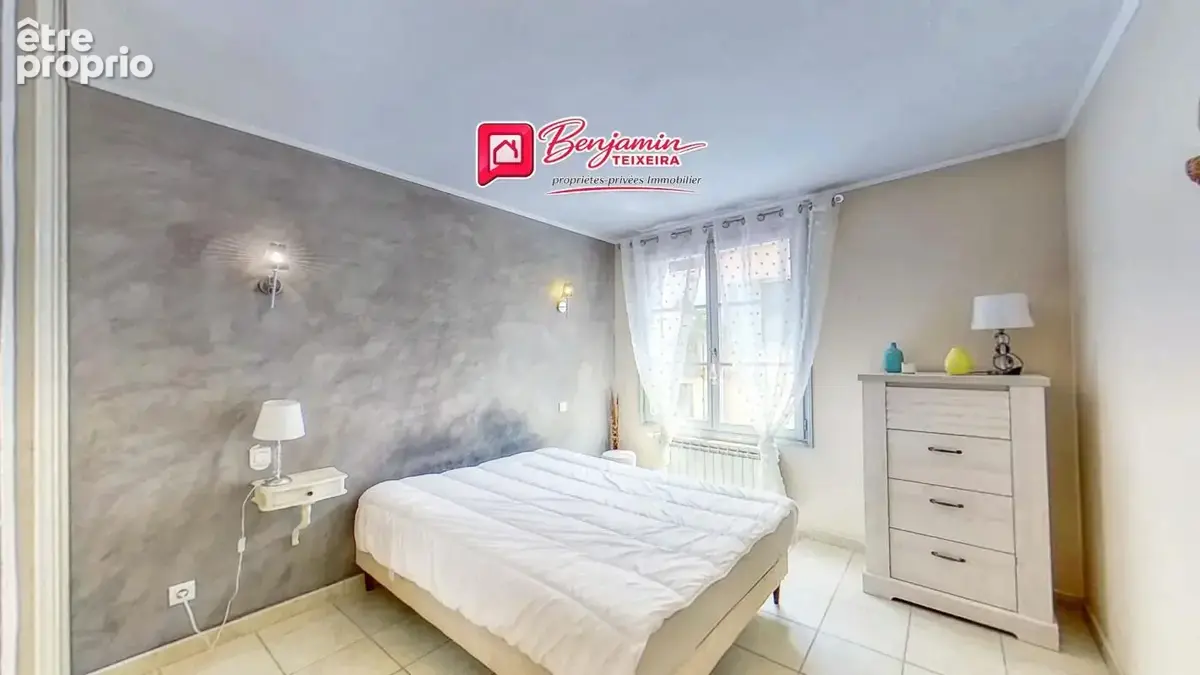 Maison Frejus 4 pièce(s) 110 m2 + double GARAGE - salon / cuisine, 3 chambres, 2 WC, salle d'eau - photo 9