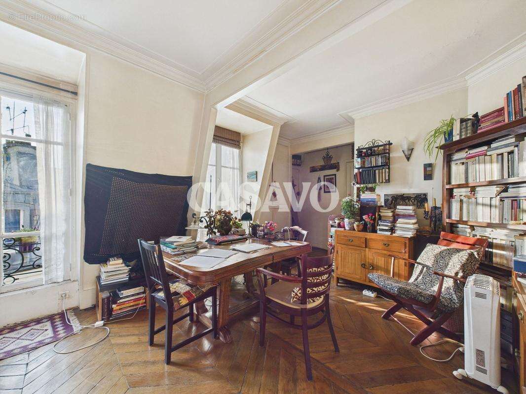 Appartement à PARIS-10E