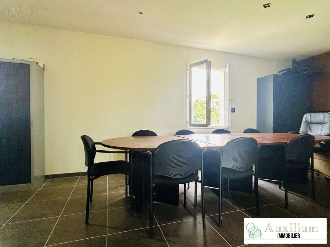 Commerce à SAINT-ANDRE-DE-CUBZAC