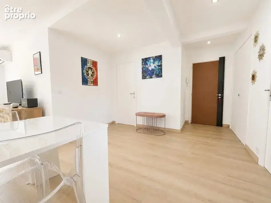 Poêtes / Gorbella Beau et grand  3 pièces rénové en étage élevé - photo 6