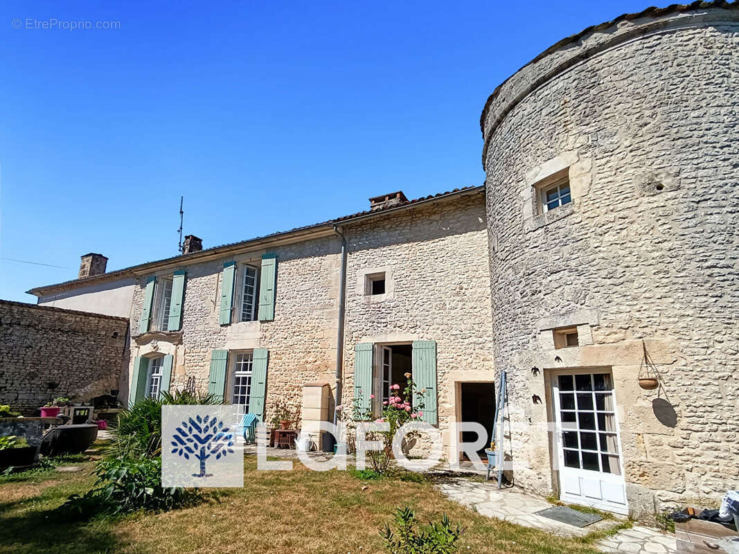 Maison à VILLARS-EN-PONS