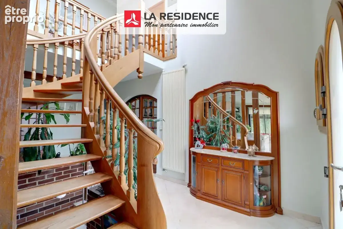 Maison 7 pièces 185 m² à vendre à Deville-Les-Rouen (76250) - photo 7