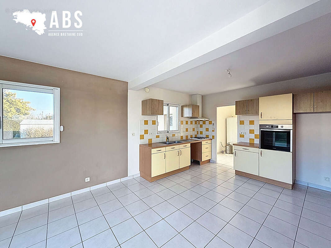 Maison 135 m² à Marzan  - photo 8