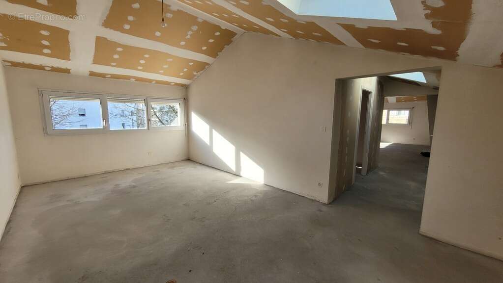 Commerce à LA ROCHE-SUR-YON