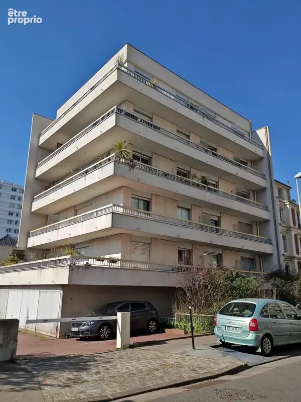Appartement à COURBEVOIE