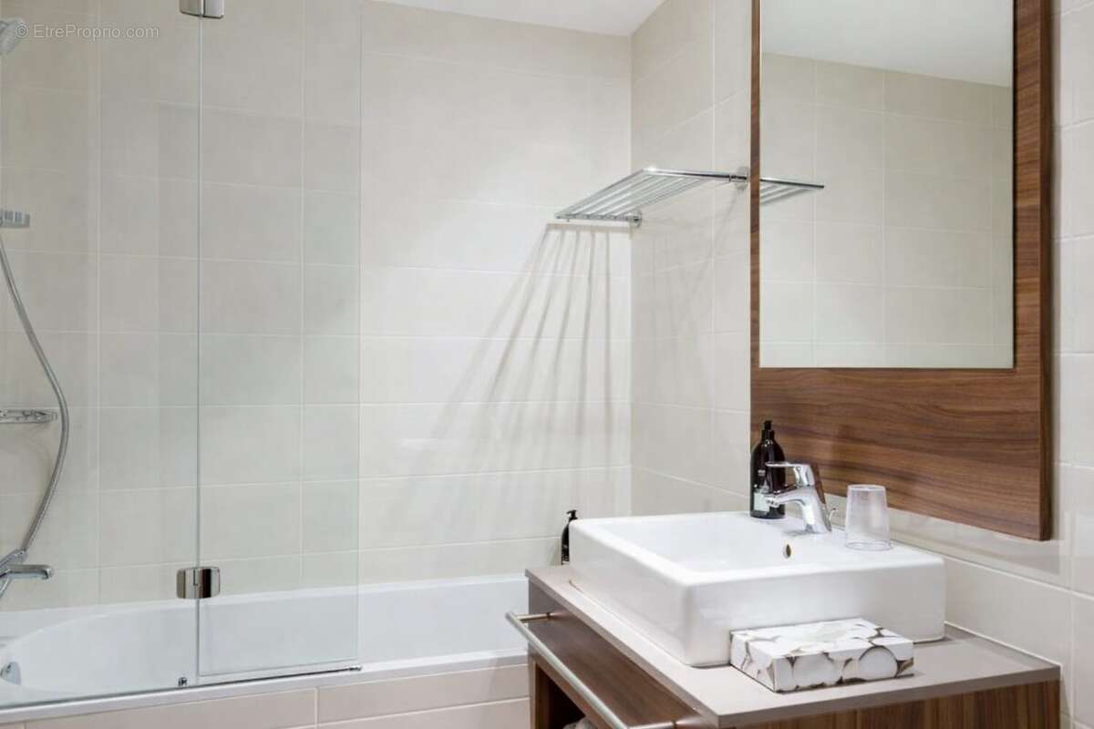 Appartement à COURBEVOIE