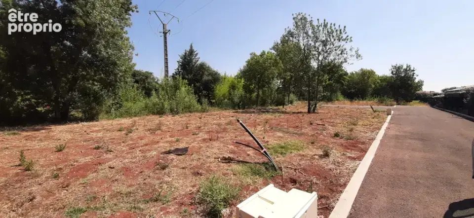 Terrain à LE LUC