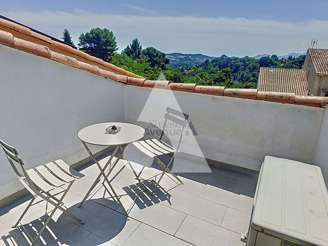 Appartement à MOUGINS