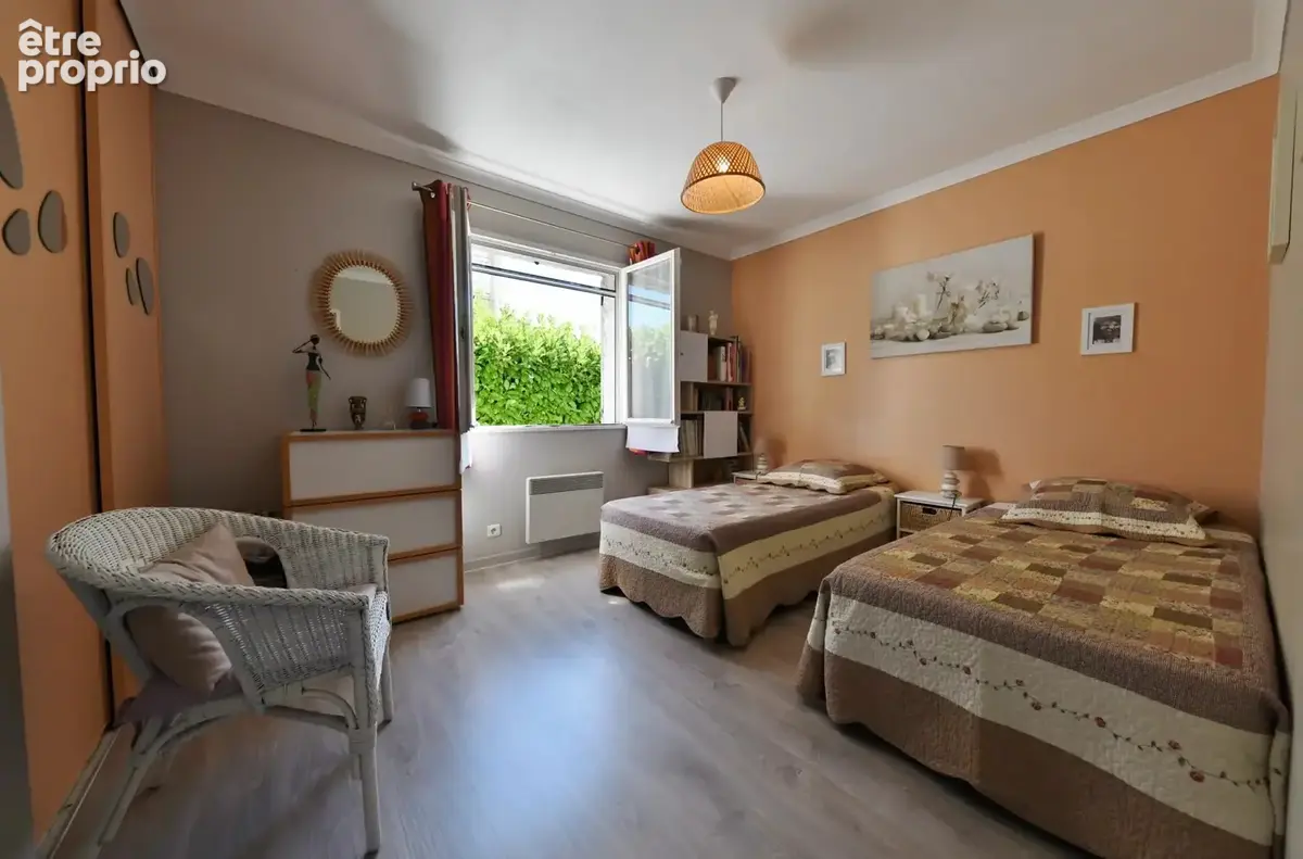 Charmante villa de plain-pied avec piscine et beau terrain arboré - photo 13