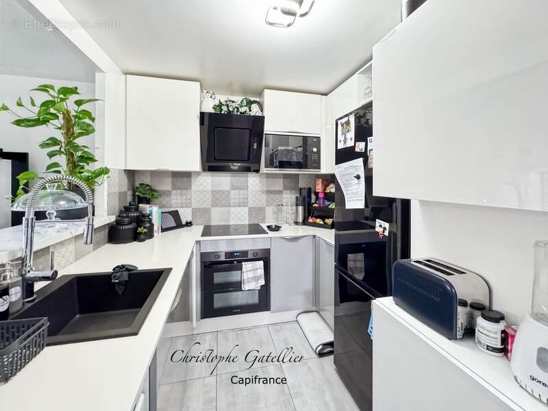Quartier VILLAGE, appartement T3 (2 chambres) - Terrasse et Jardinet - Box fermé - photo 5