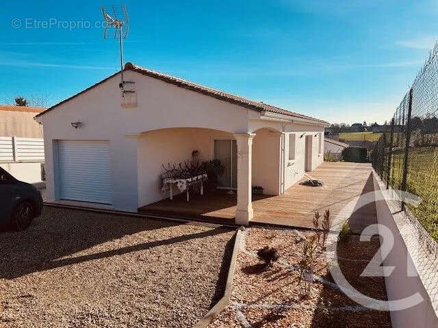 Maison à CHAMPNIERS