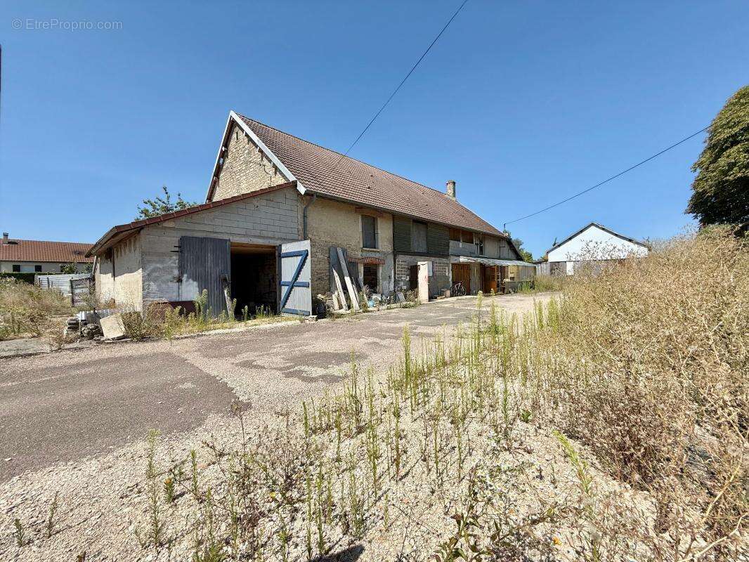 Maison avec grange et terrain constructible - photo 20