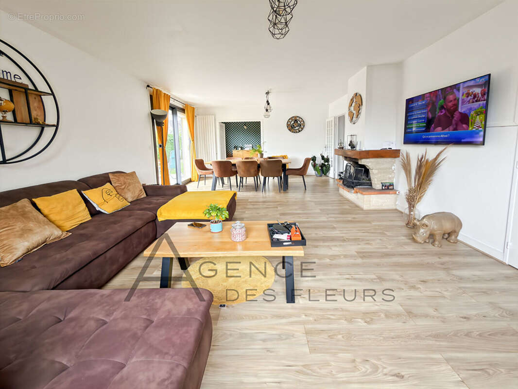 Maison Elbeuf 2237m2 - photo 9