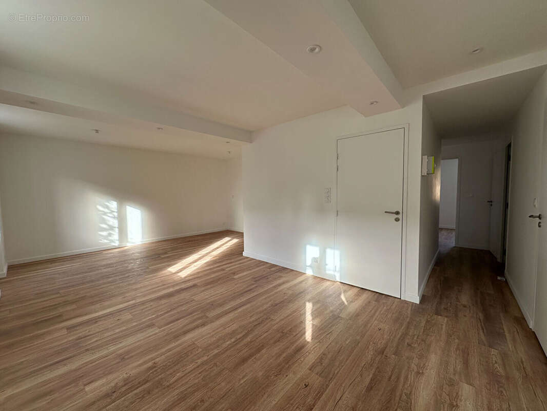 Appartement à LA CRAU