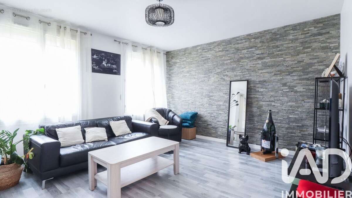 Photo 3