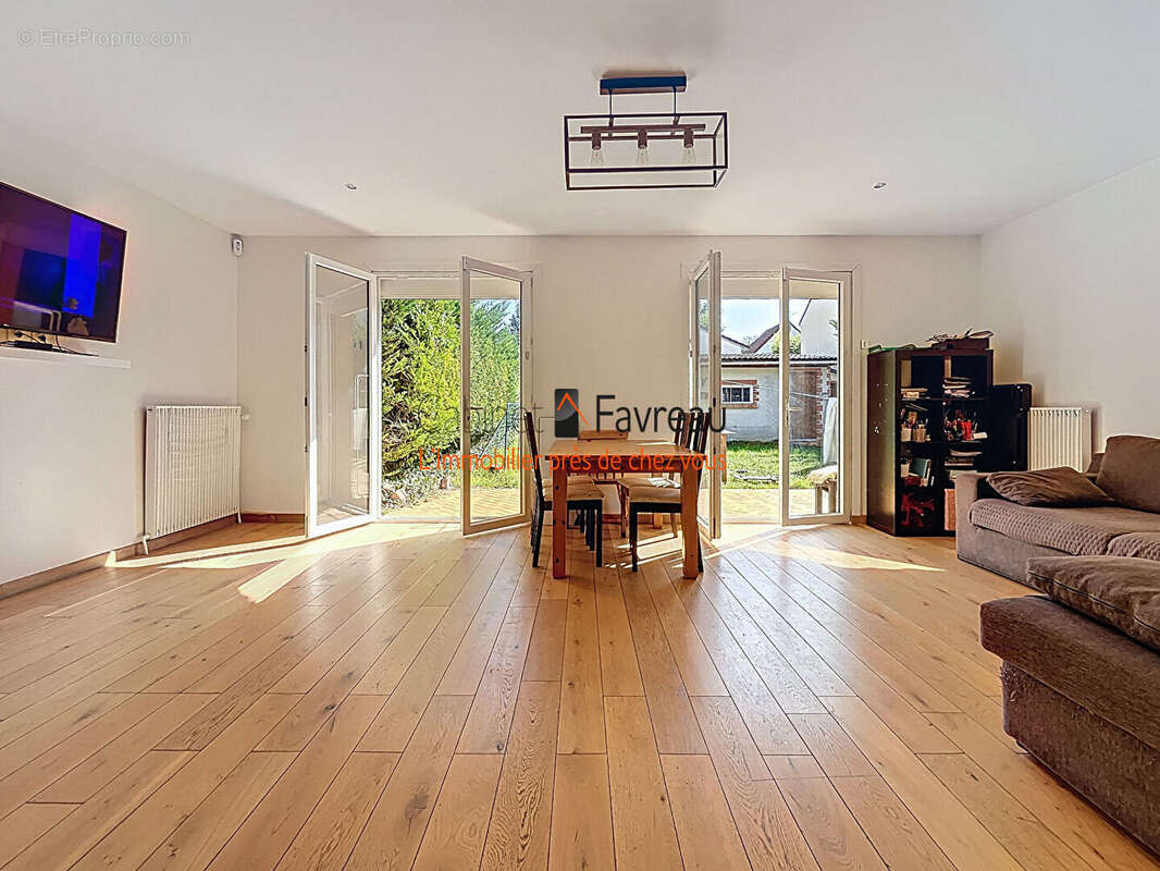 Maison à CHOISY-LE-ROI