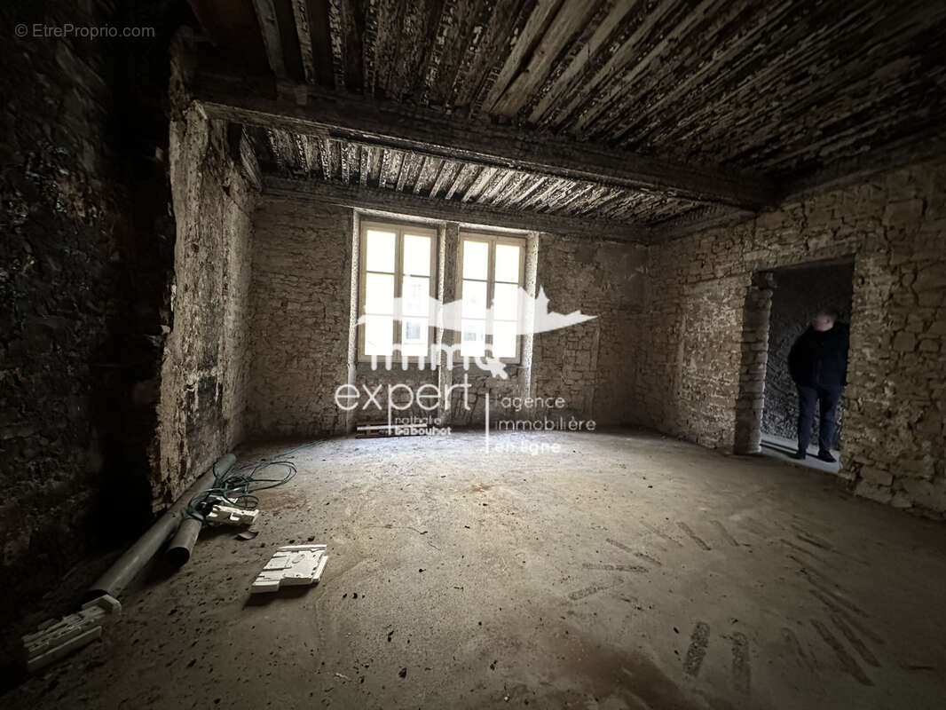 Appartement à MIRECOURT