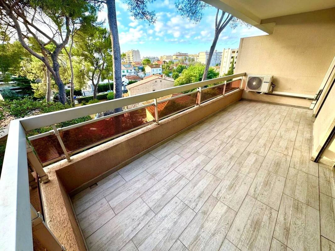 Appartement à LE CANNET