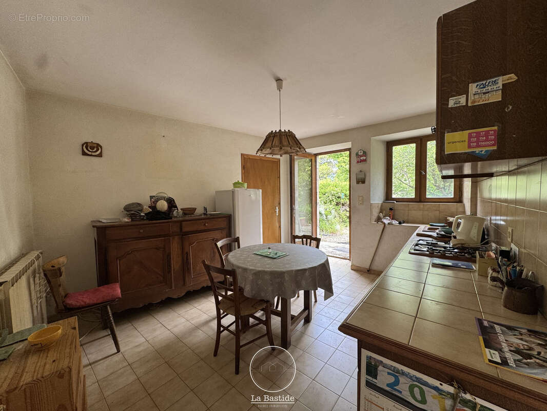 Ferme avec terrains et dépendances à rénover - SOYANS - photo 10