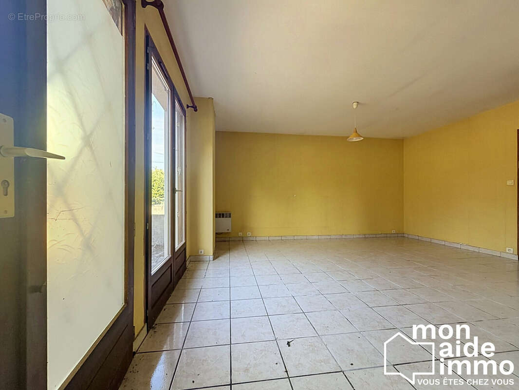 Maison 181 m² à La Coquille  - photo 8