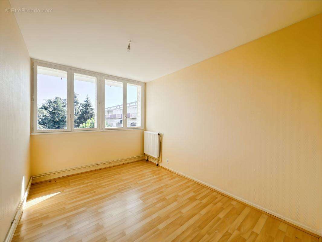 Appartement à ROMANS-SUR-ISERE
