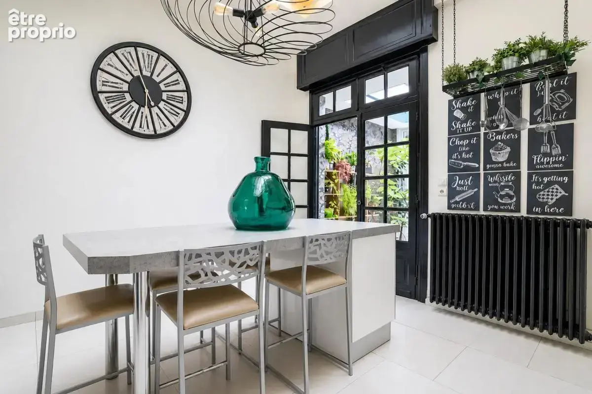 Maison de 8 pièces de 177 m² à Loos - photo 5