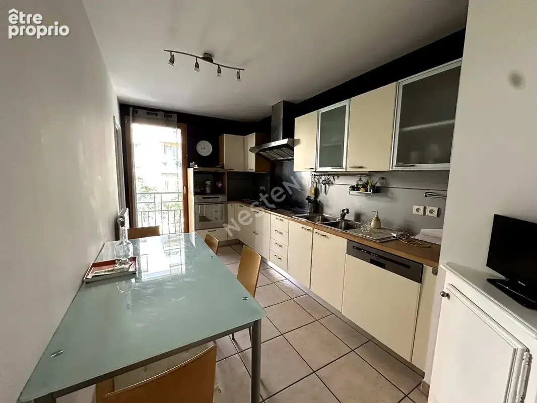 Appartement T3  83.34 m2, GRATTE-CIEL Villeurbanne , 2 chambres, balcon - photo 7