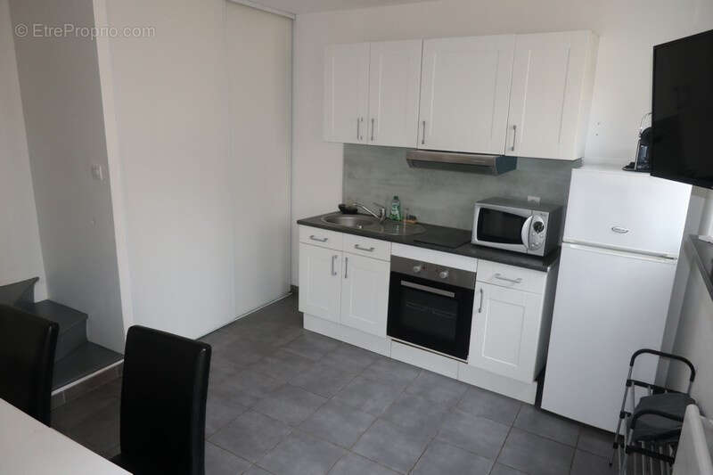 Petite maison   2 chambres   avec cour - photo 5