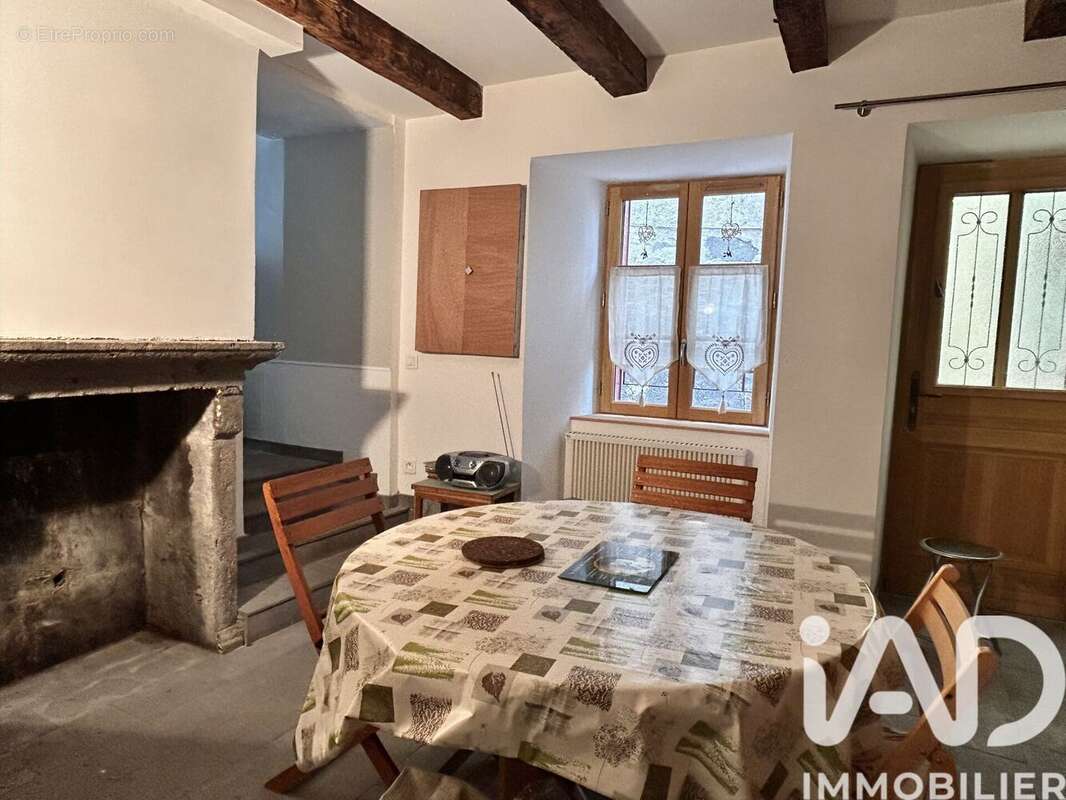 Photo 4 - Maison à BESSE-ET-SAINT-ANASTAISE