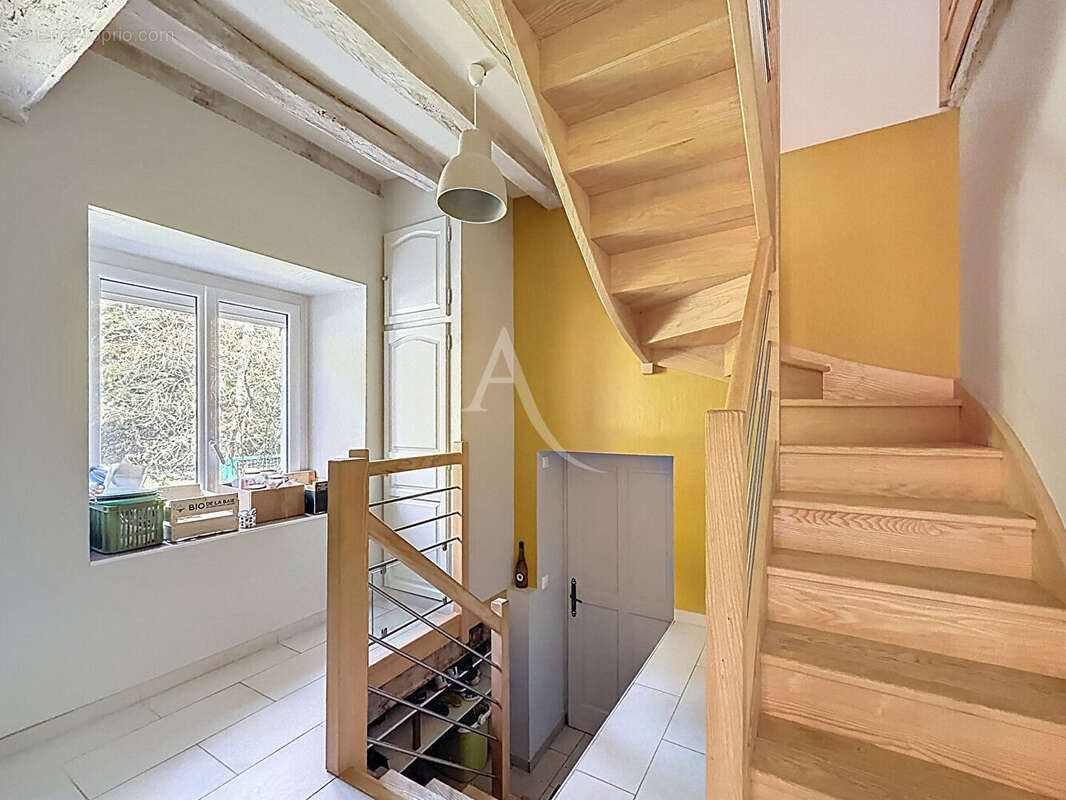 Maison à SAINT-SYLVAIN-D'ANJOU