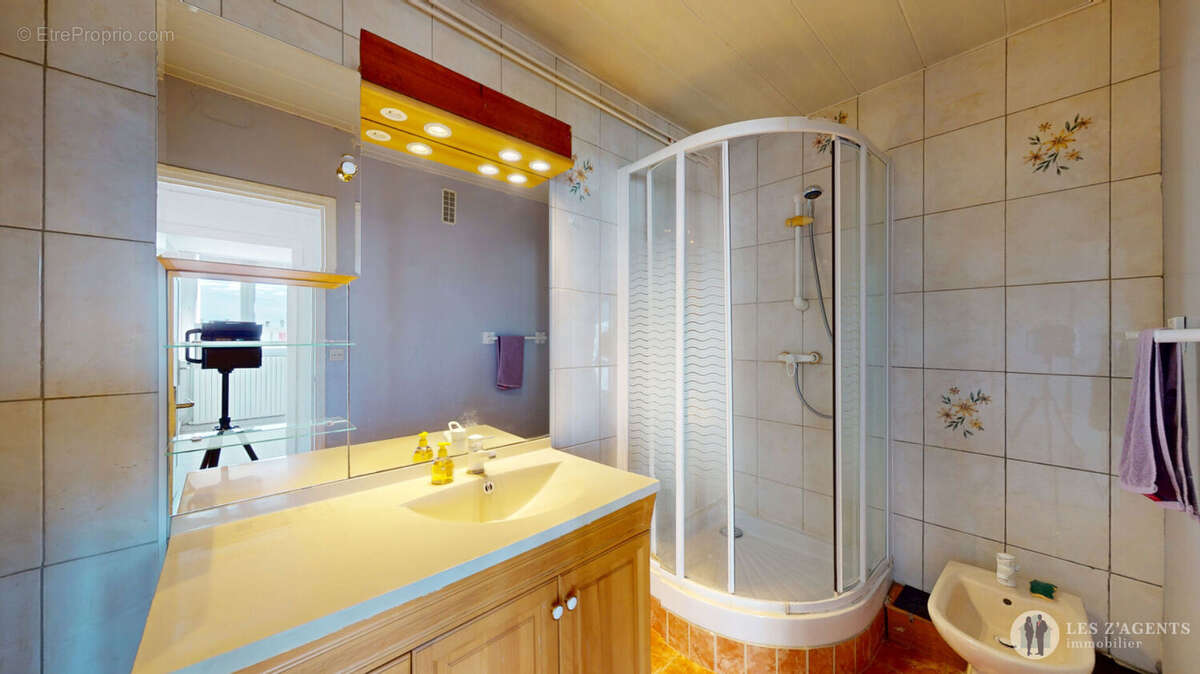 Appartement à SAINT-MARTIN-D'HERES