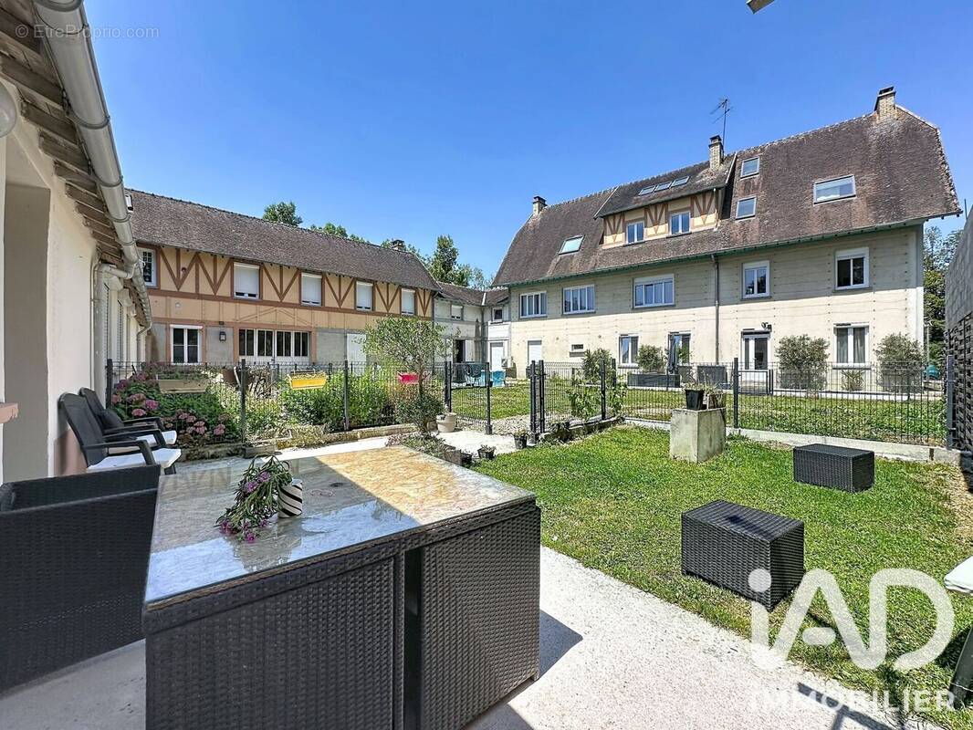 Photo 1 - Appartement à VERT-SAINT-DENIS