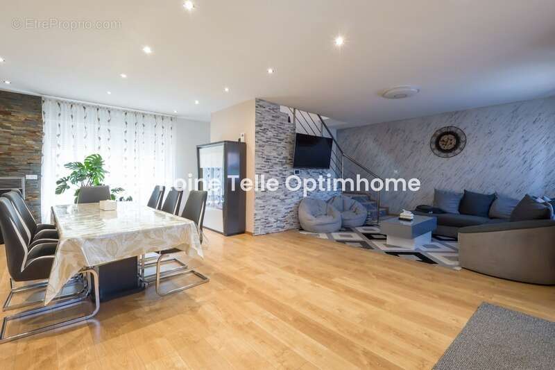 Poix du Nord 59218 - Maison semi-individuelle de 2 chambres avec stationnement privé, terrasse & jardin clos - photo 3