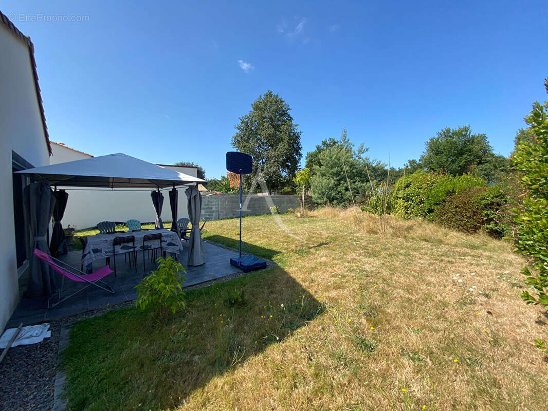 Maison à SAINT-JULIEN-DES-LANDES