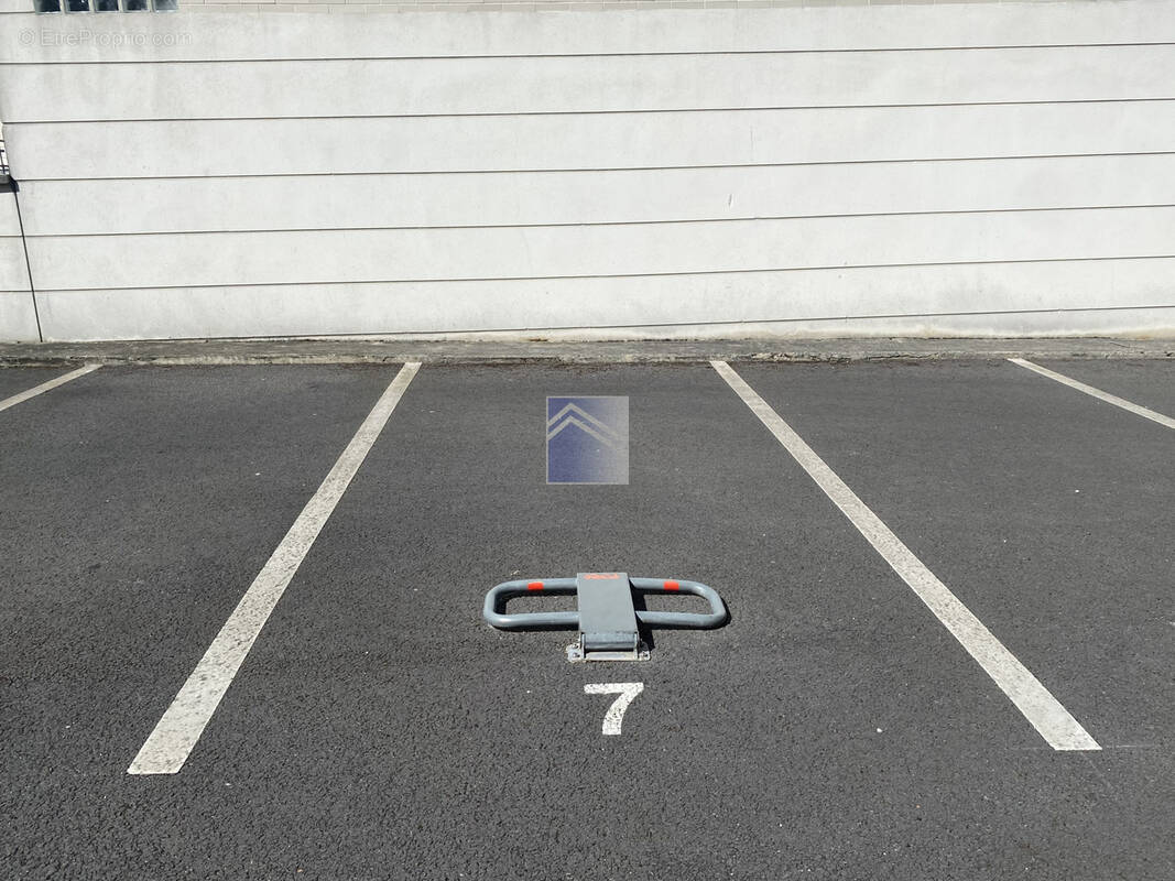 Parking à COURBEVOIE