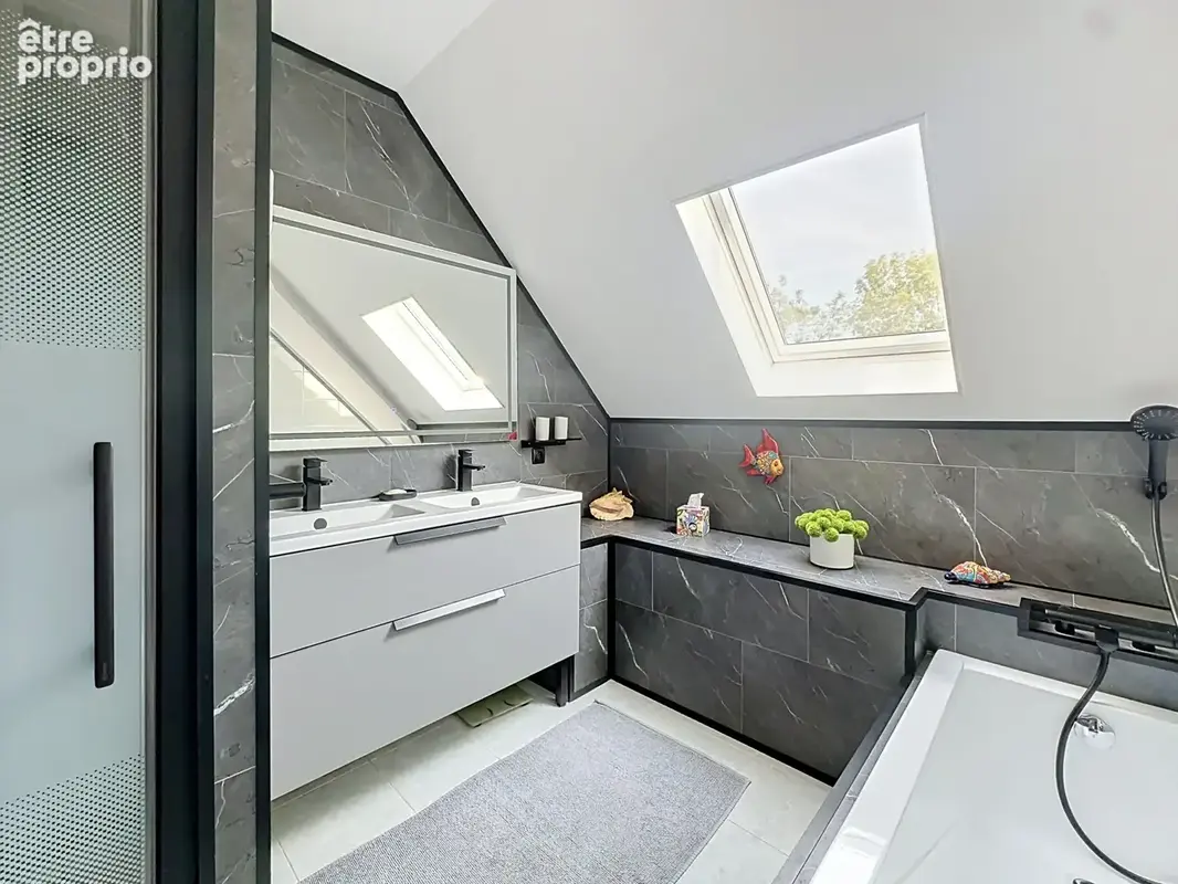COTEAUX SUD DE PAU - Jolie villa contemporaine avec 5 hectares de terrain - photo 13